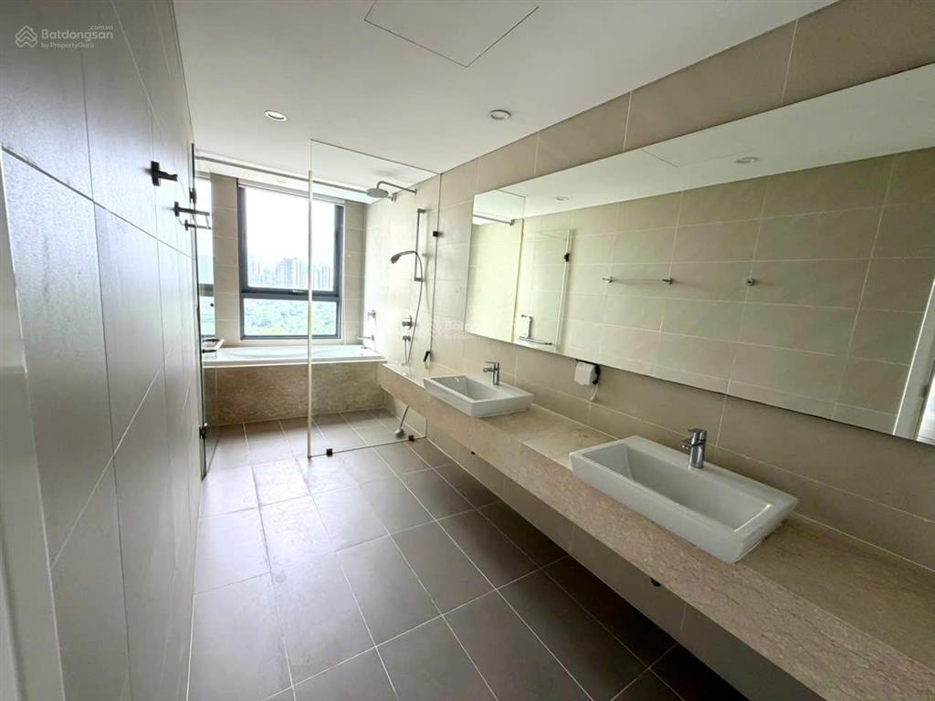 Độc quyền cho thuê căn hộ 3 pn diện tích 124m2 full nội thất đầy đủ  dọn vào ở liền l/h sẵn key