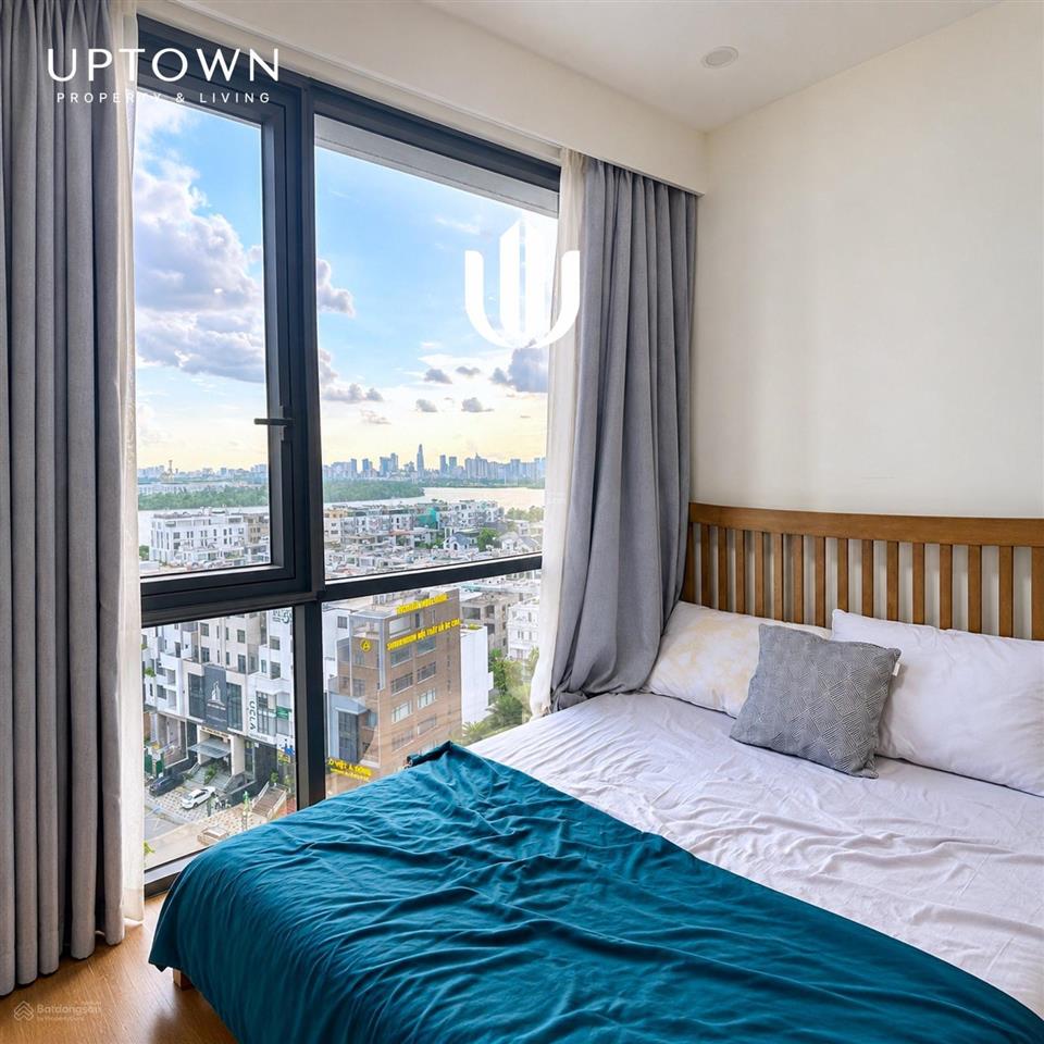 Căn hộ trực diện sông  view toàn cảnh cần bán gấp giá thương lượng 8.1 tỷ all in  full nội thất