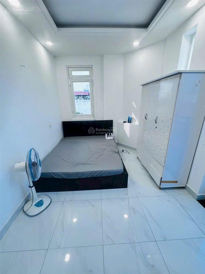 Chính chủ bán nhà đẹp góc 2mặt tiền, ngang 6m,đường ô tô thông, giá chỉ 7.5 tỷ,vừa ở vừa kinh doanh