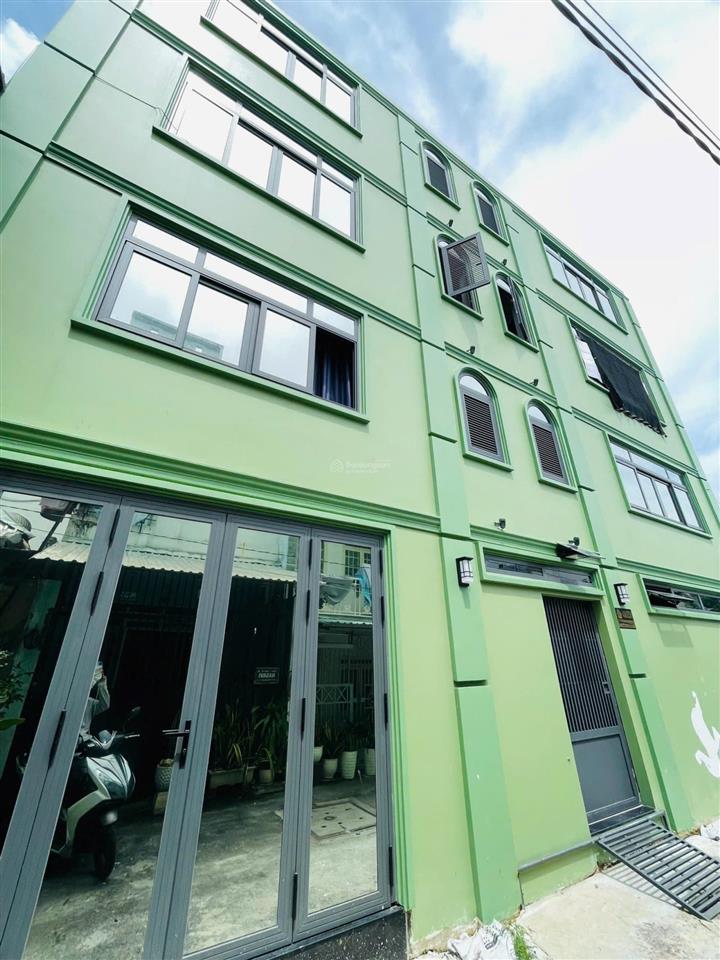 Bán nhà 496 dương quảng hàm mới kiên cố xây 4 tầng, hẻm xe ô tô, đang làm chdv, giá chỉ 8.9 tỷ
