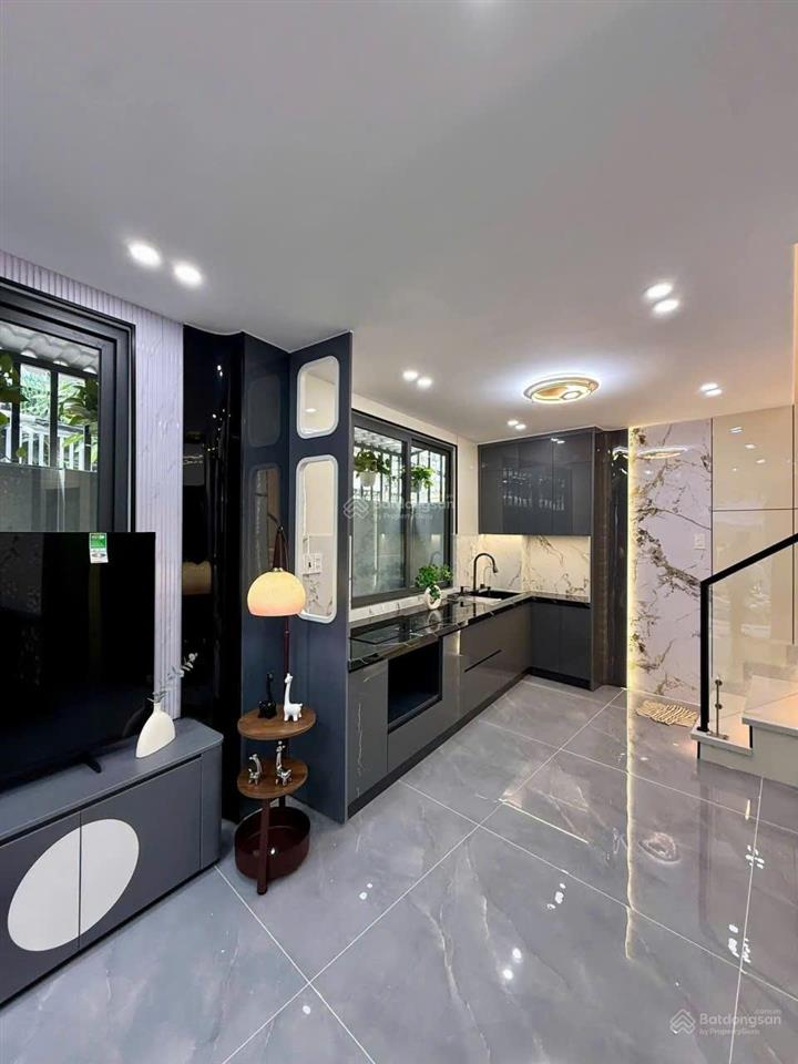 Chính chủ bán nhà 5x15m, 4 tầng, đường ô tô thông quang trung, p8, gv, giá chỉ 7,3 tỷ, vừa cho thuê