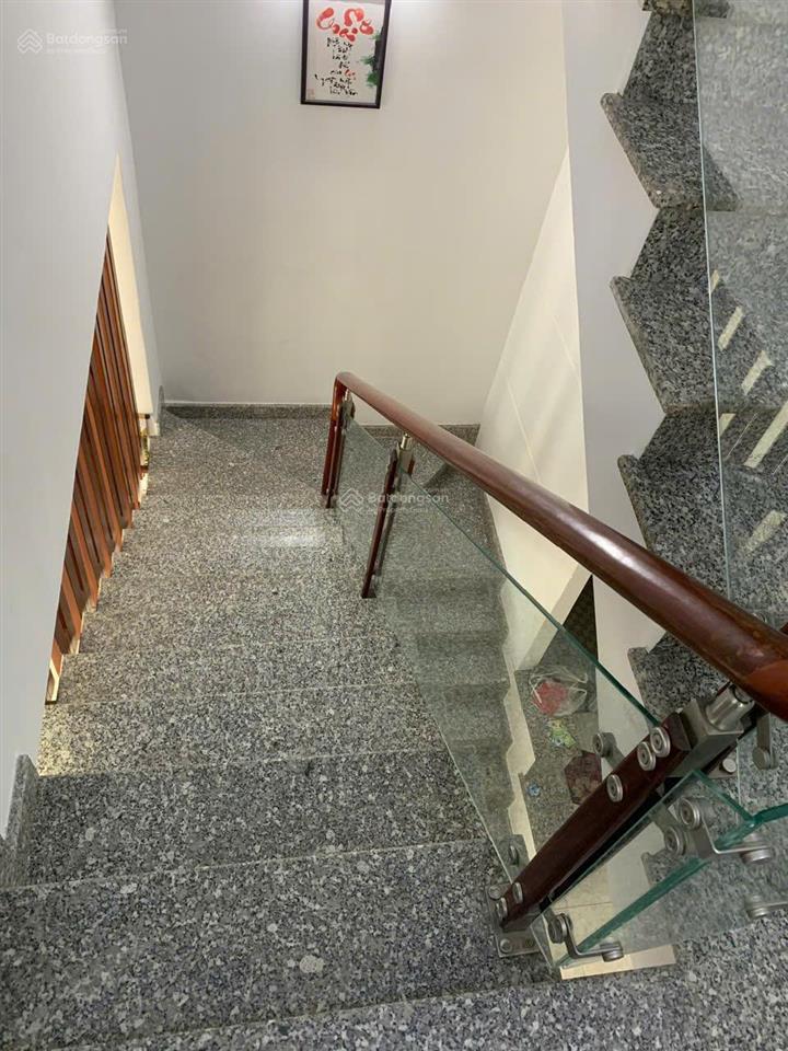 Bán nhà 4x20m, 3 tầng, hẻm ô tô thông, phạm văn đồng, p3, gv, 13 phòng đang cho thuê giá chỉ 9,5 tỷ