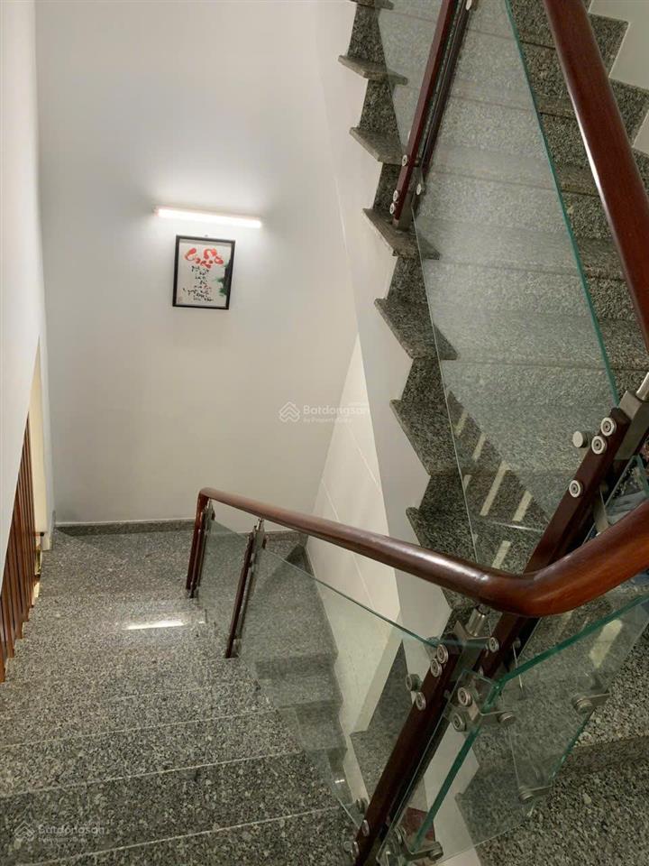 Bán nhà 4x20m, 3 tầng, hẻm ô tô thông, phạm văn đồng, p3, gv, 13 phòng đang cho thuê giá chỉ 9,5 tỷ