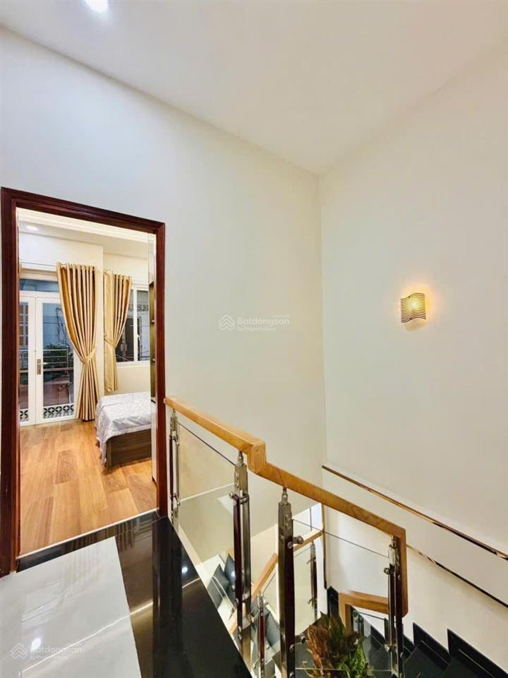 Chính chủ bán nhà 2 tầng, hẻm ô tô thông đường nguyễn văn lượng, 4,5 x 15m,giá chỉ 5,5 tỷ,phù hợp ở