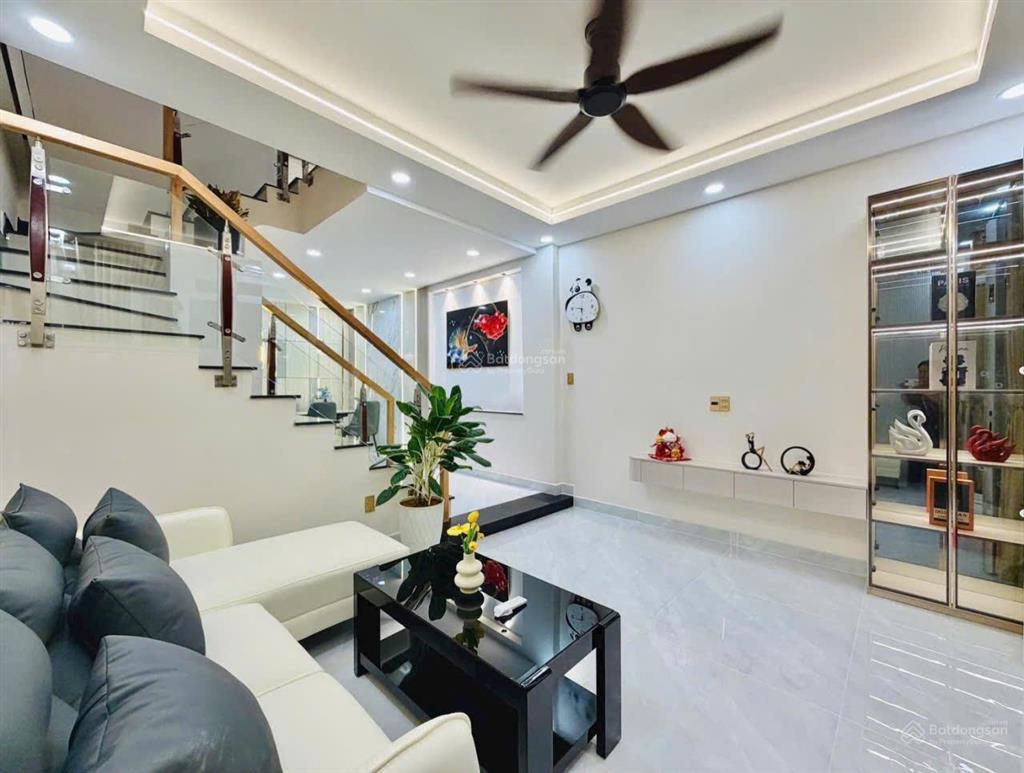 Chính chủ bán nhà 2 tầng, hẻm ô tô thông đường nguyễn văn lượng, 4,5 x 15m,giá chỉ 5,5 tỷ,phù hợp ở