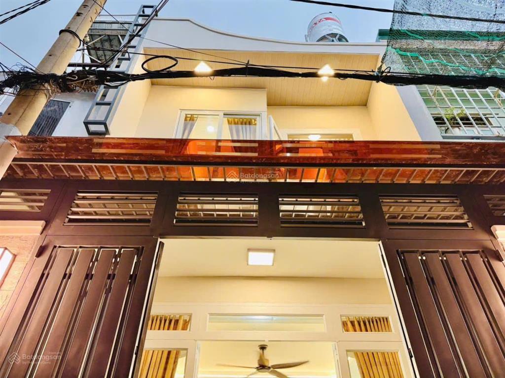 Chính chủ bán nhà 2 tầng, hẻm ô tô thông đường nguyễn văn lượng, 4,5 x 15m,giá chỉ 5,5 tỷ,phù hợp ở
