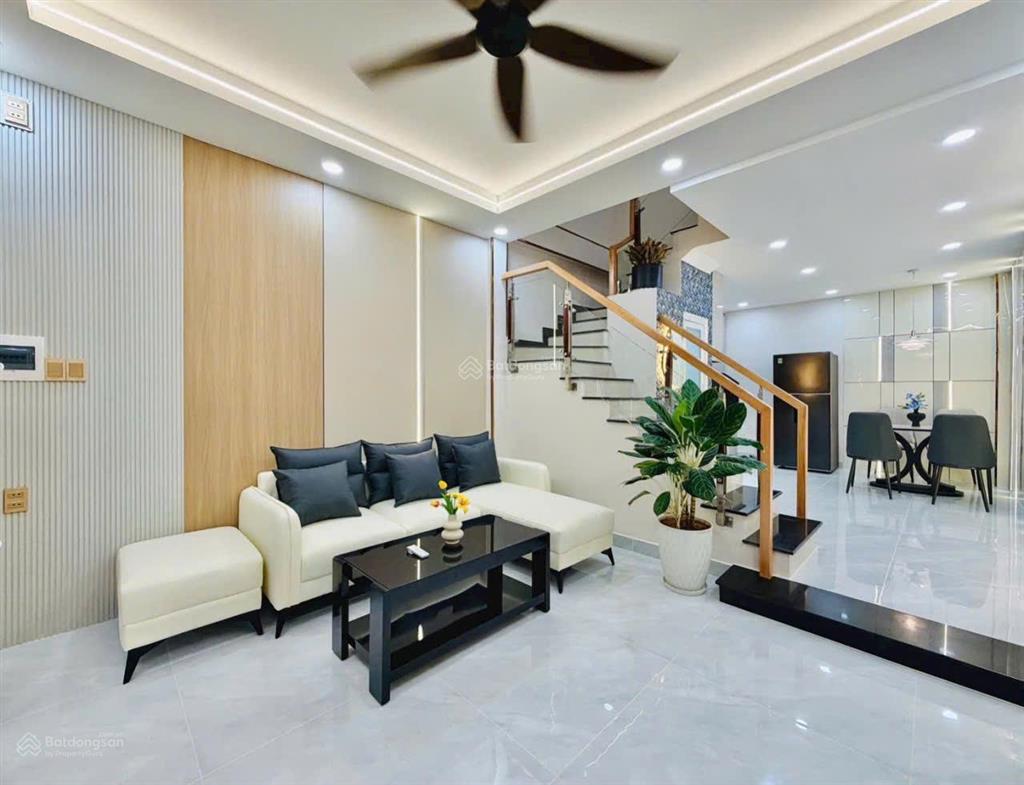 Chính chủ bán nhà 2 tầng, hẻm ô tô thông đường nguyễn văn lượng, 4,5 x 15m,giá chỉ 5,5 tỷ,phù hợp ở