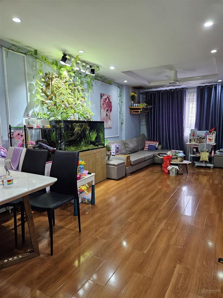 Bán gấp căn hộ 76,4m 2 ngủ 2wc tại chung cư hateco hoàng mai giá 4,8 tỷ.  0983 345 ***