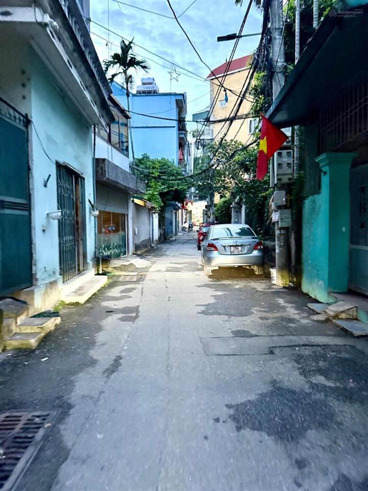 Bán căn nhà 6 tầng thang máy  gara ô tô trong nhà  trung tâm tây hồ