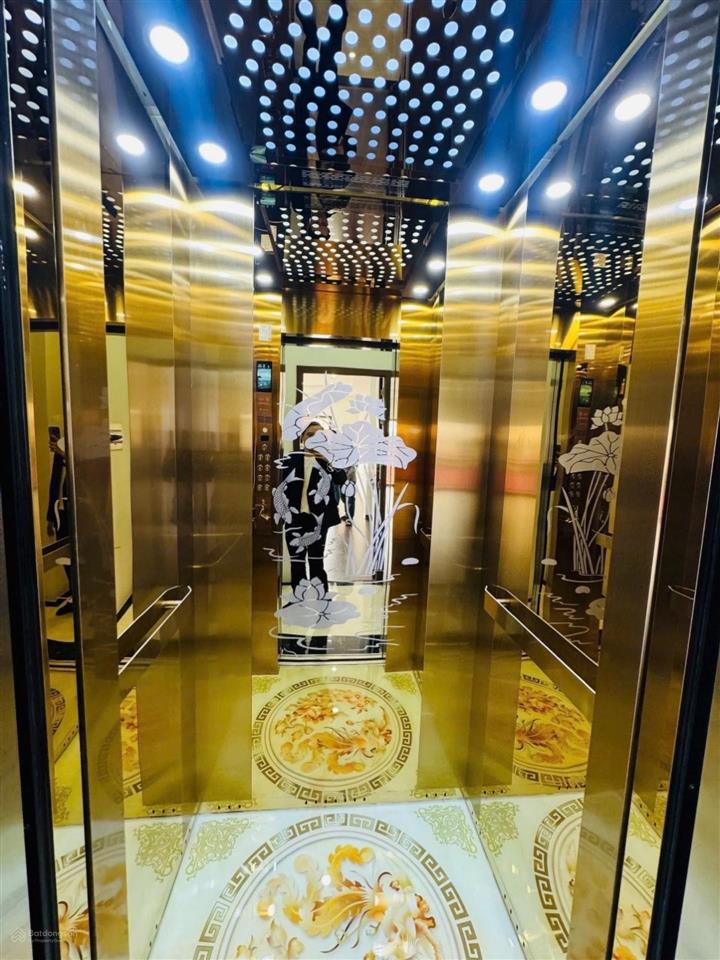Bán căn nhà 6 tầng thang máy  gara ô tô trong nhà  trung tâm tây hồ