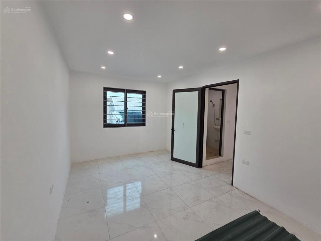 Bán nhà xây mới, trung trâm quận thanh xuân, ngõ thông, ôtô đỗ cửa