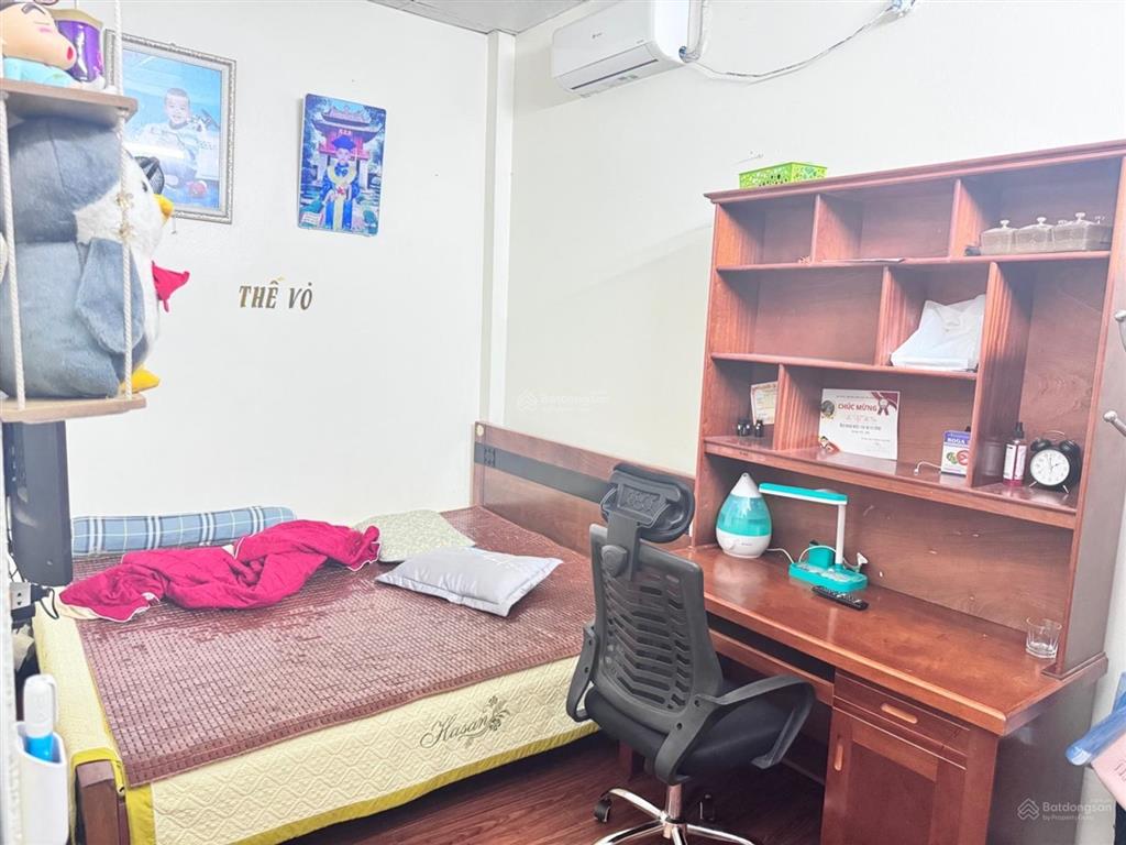 Nhà đẹp dân xây  ngõ nông, cách 1 nhà ra ngõ ô tô tránh  gần mặt phố