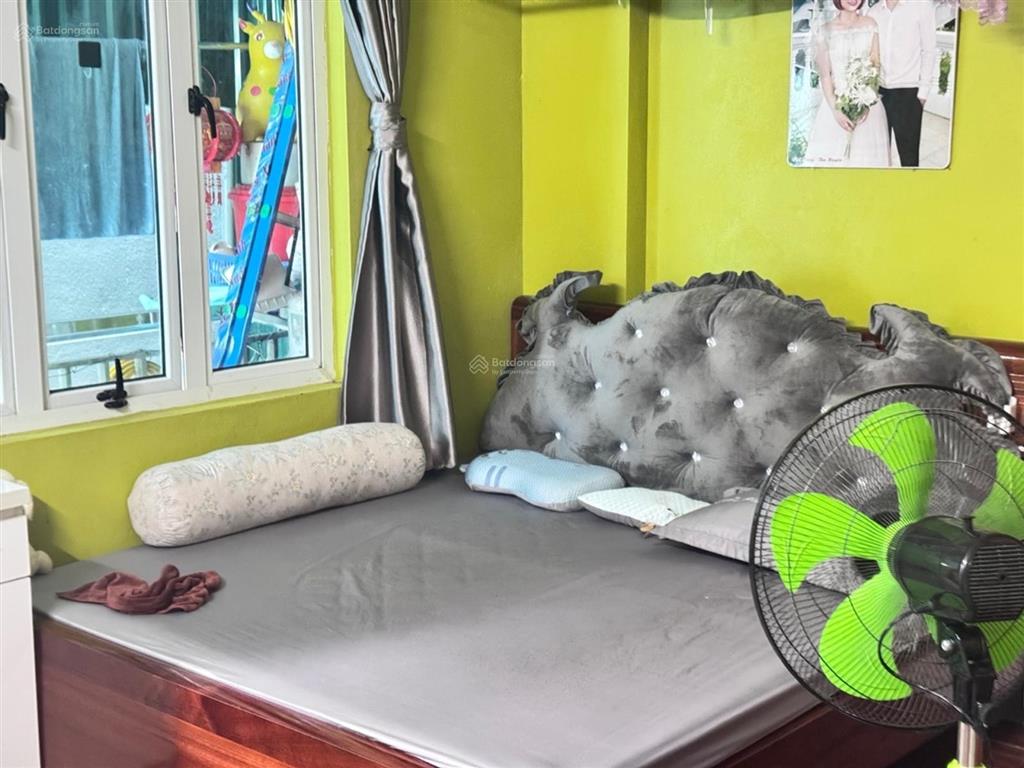 Nhà đẹp dân xây  ngõ nông, cách 1 nhà ra ngõ ô tô tránh  gần mặt phố