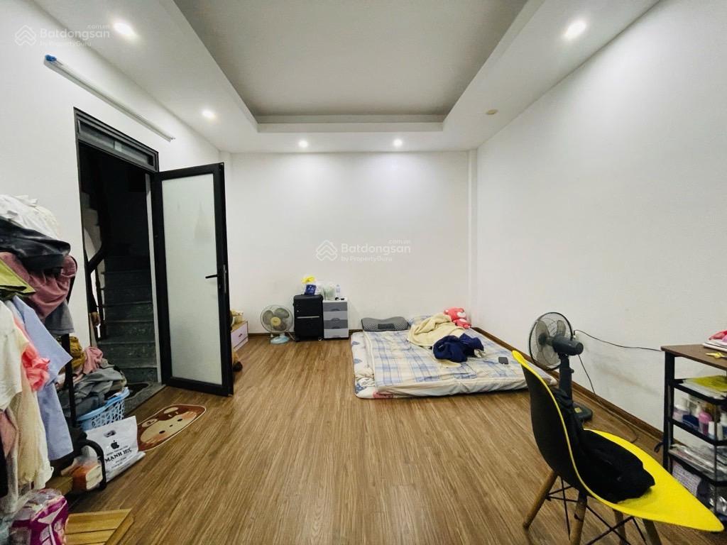 Nhà đẹp mới xây  2 mặt thoáng view sông hồng  ngõ nông  gần mặt phố