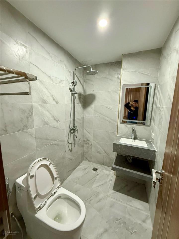 Bán nhanh căn nhà phố mới xây, trung tâm ba đình  tây hồ, nhà ngõ thông các ngả.