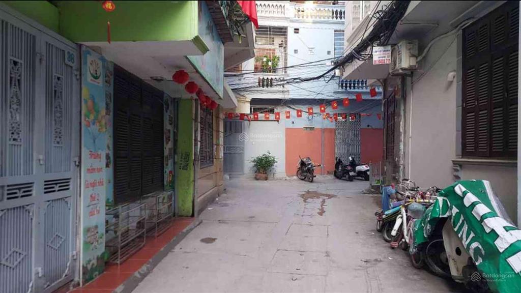 Bán nhanh căn nhà phố mới xây, trung tâm ba đình  tây hồ, nhà ngõ thông các ngả.