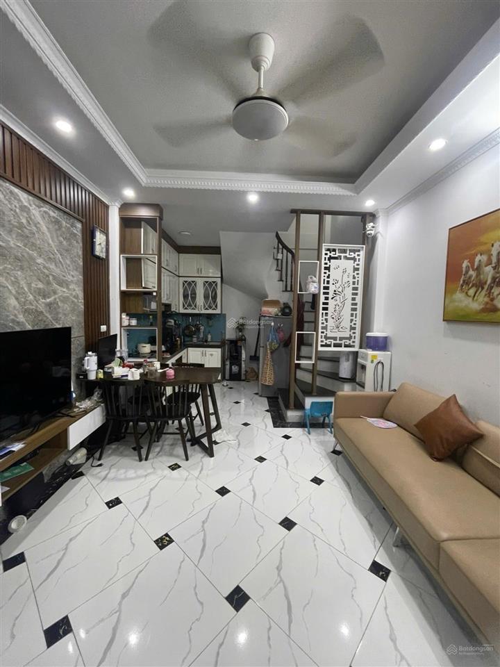 Tài chính 5 tỷ, nhà đẹp dân xây, phù hợp mua để ở  đầu tư
