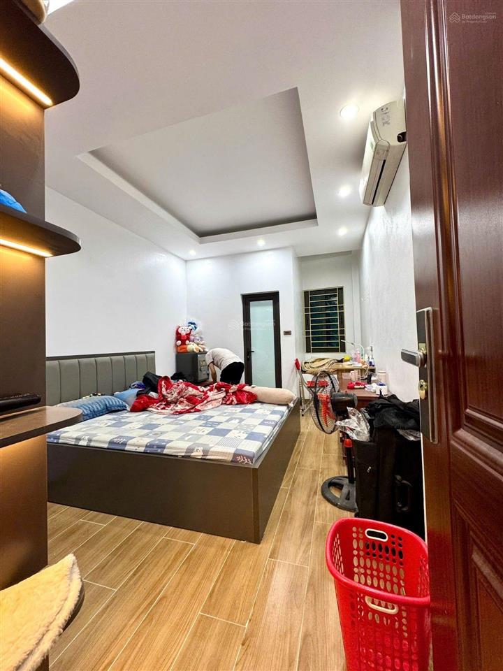 Gia đình cần bán nhanh giảm 1,5 tỷ  nhà 6 tầng thang máy  ô tô đỗ cửa  ngõ thông, kinh doanh