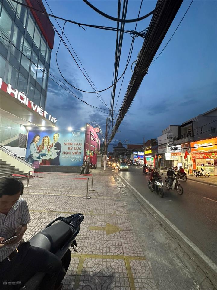 Gộp bank giảm 7tỷ toà nhà ngay ga metro bình thái, 1 hầm 5 tầng mặt tiền sầm uất đường đặng văn bi