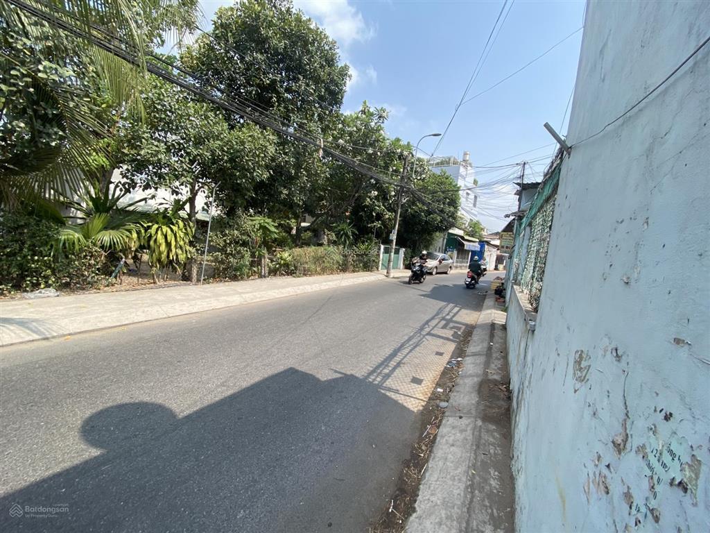 Khuôn đất mặt tiền phường linh xuân, thủ đức,dt 35x26m = 978m2 đất chỉ 62 tỷ