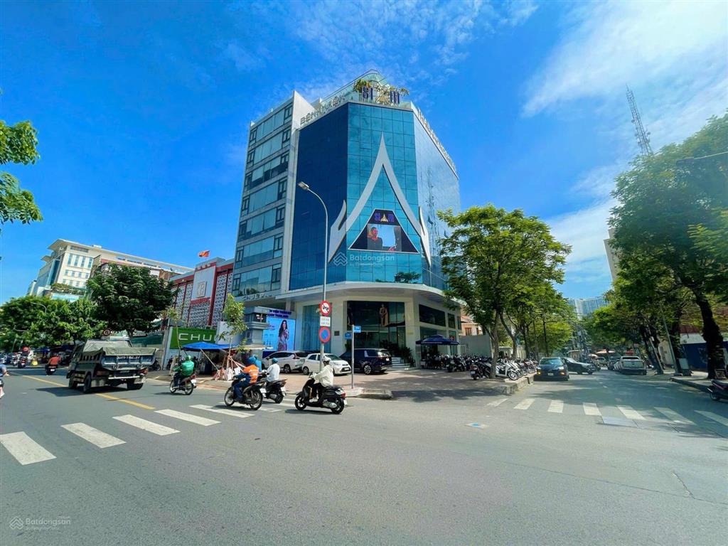 Góc 3 mặt tiền đường nguyễn thái bình út tịch hoàng việt, phường 4, quận tân bình