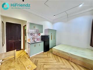 Căn hộ dịch vụ 23m2  ban công view đẹp full nội thất ngay nguyễn văn đừng q5