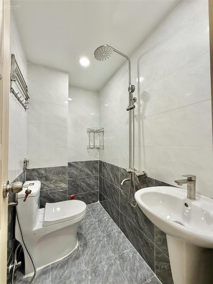 Cho thuê cc mini thang máy 1pn, 1wc chỉ với 7 triệu, 40m2 tại lương ngọc quyến, q.8, hcm