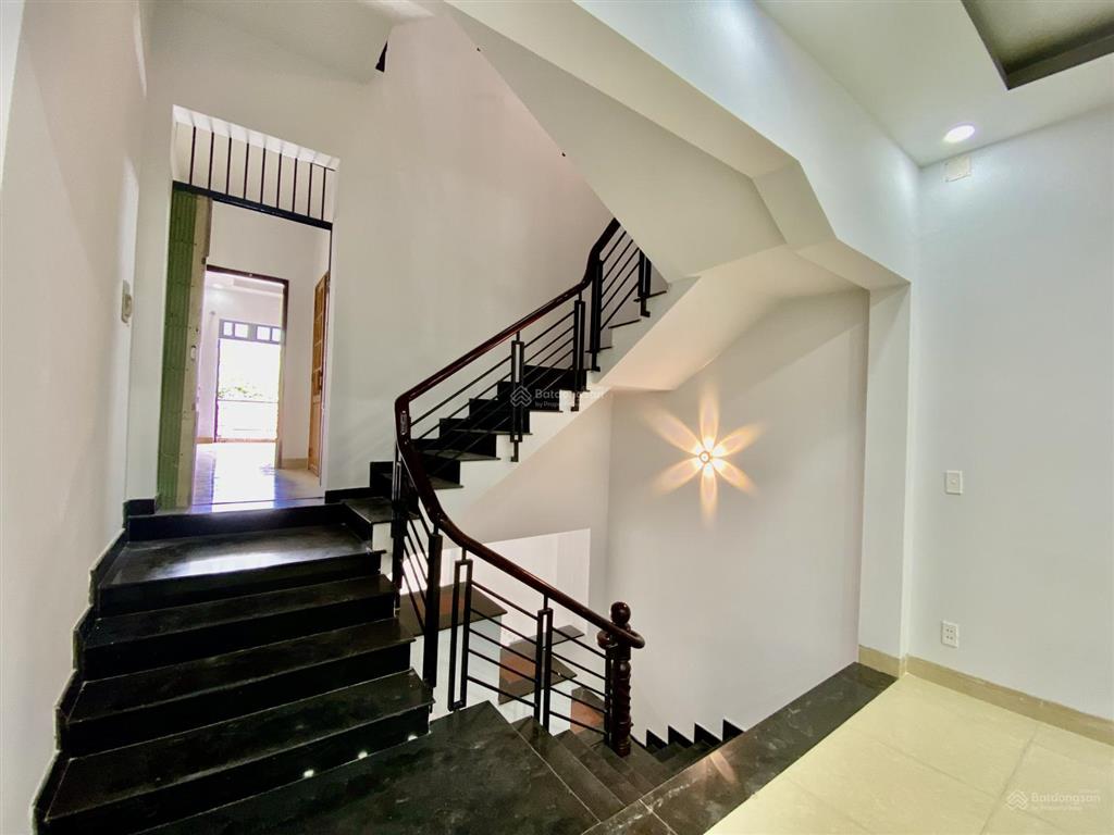 Tân quý tân phú nhà hxh 4.218m(76m2) 4 tầng sân thượng 3 pn giá 6.85 tỷ.