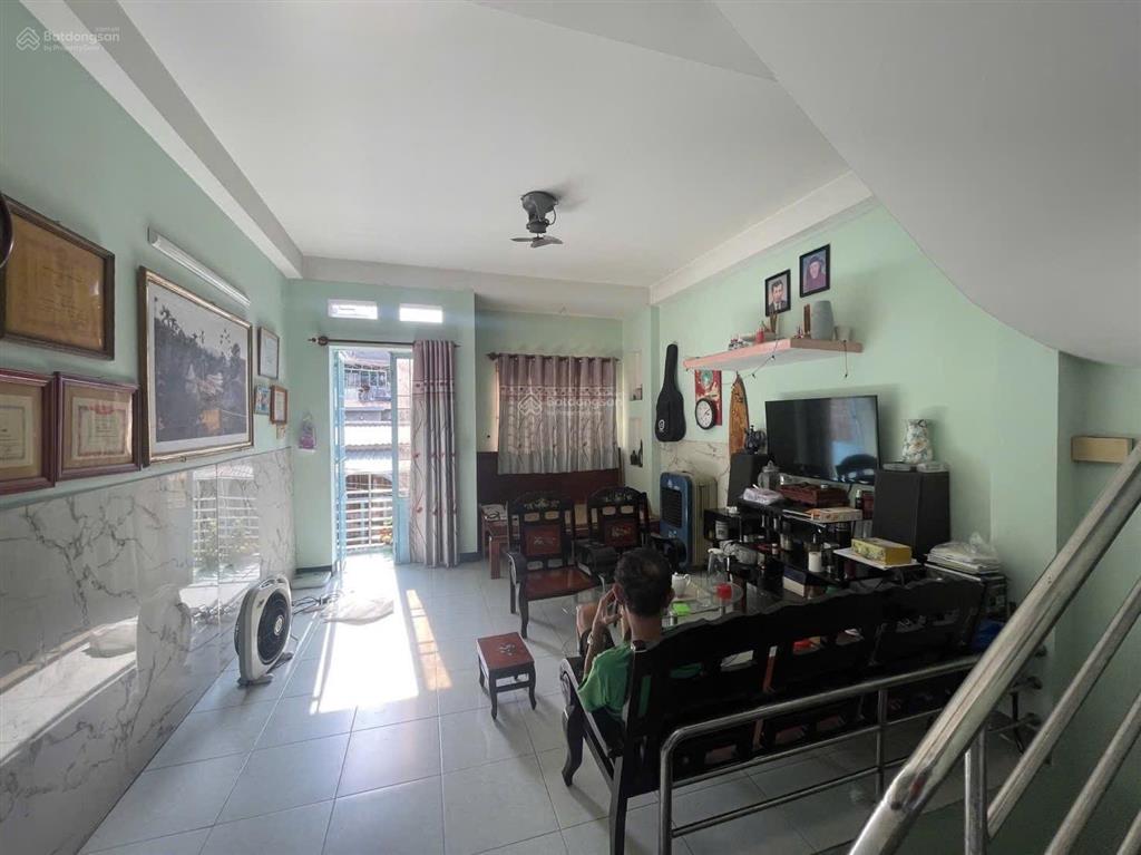 Nhà tân phú, hẻm thông 7m, 4 x 8m, 4 tầng 3pn, giá 5.3 tỷ