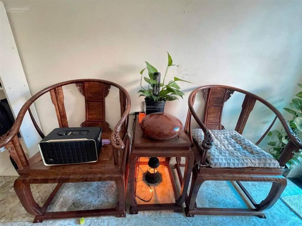 Tân quý, quận tân phú, 80m2, tặng full nội thất, 5 tầng sân thượng, 5pn, hẻm xe hơi.
