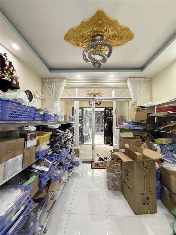 Tân phú nhà hẻm 5m, 4.4 x 17m, 4 tầng 5 pn, giá 6.5 tỷ.