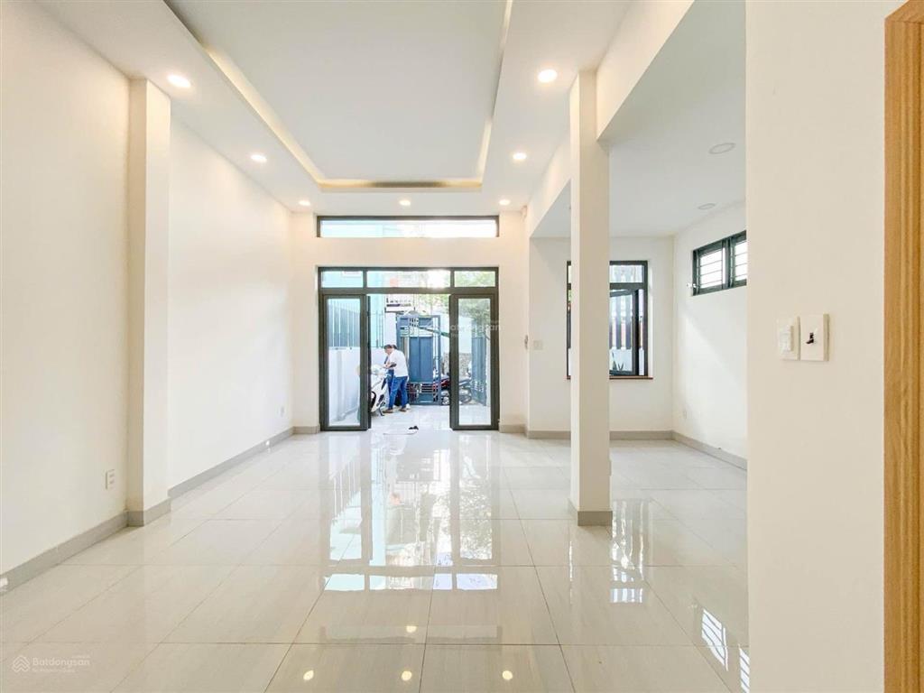 Tân phú giáp tân bình, âu cơ hxh căn góc, 5.7 x 12m(68m2) 2 tầng, giá 7.2 tỷ
