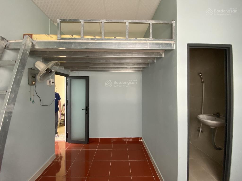 Chdv tân phú, 4.5 x 19m(84m2), 3tầng, 8 phòng đang cho thuê 40tr/tháng, hẻm ôtô 5m,