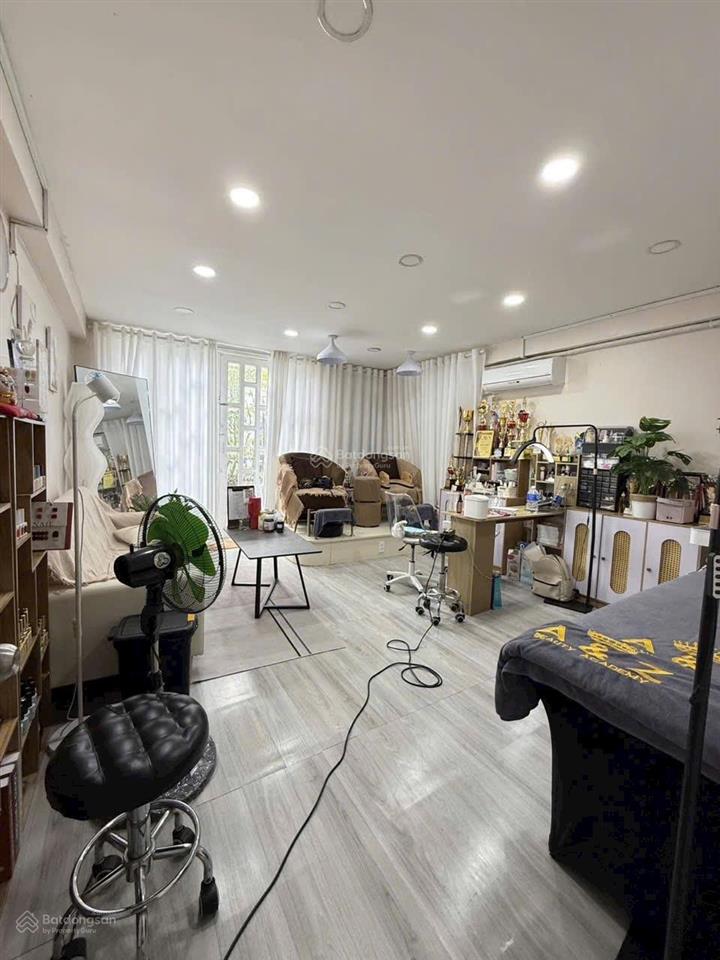 Gò dầu tân phú, 4.4 x 17m (70m²), hẻm 5m, 4 tầng sân thượng, chủ đang gấp bán.
