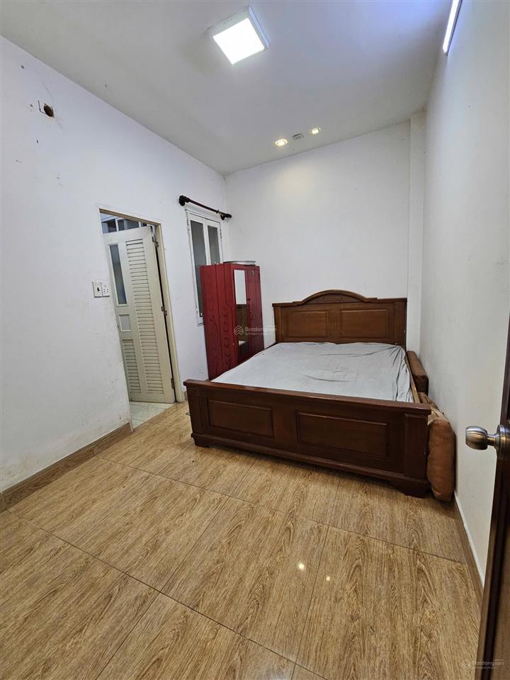 Hàng ngộp chủ gấp nhà bình tân, tỉnh lộ 10, 4 x 14m (56m²), hẻm 8m, 2 tầng 4 pn.