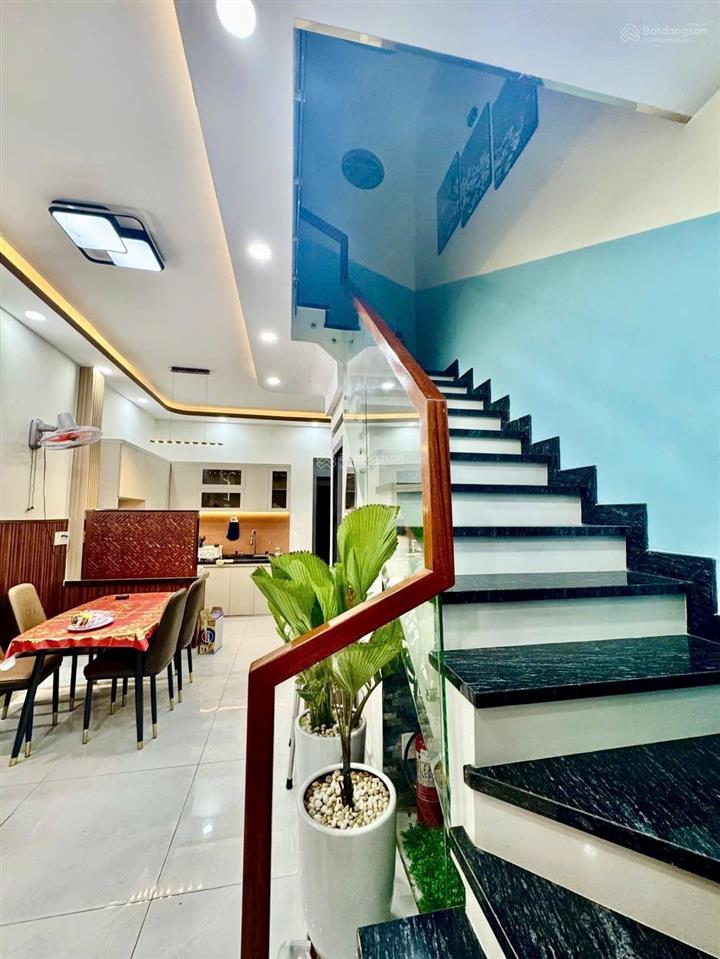 Nhà hẻm xe hơi, tân phú 2 tầng 3pn, 4 x 17m  mới ở ngay.