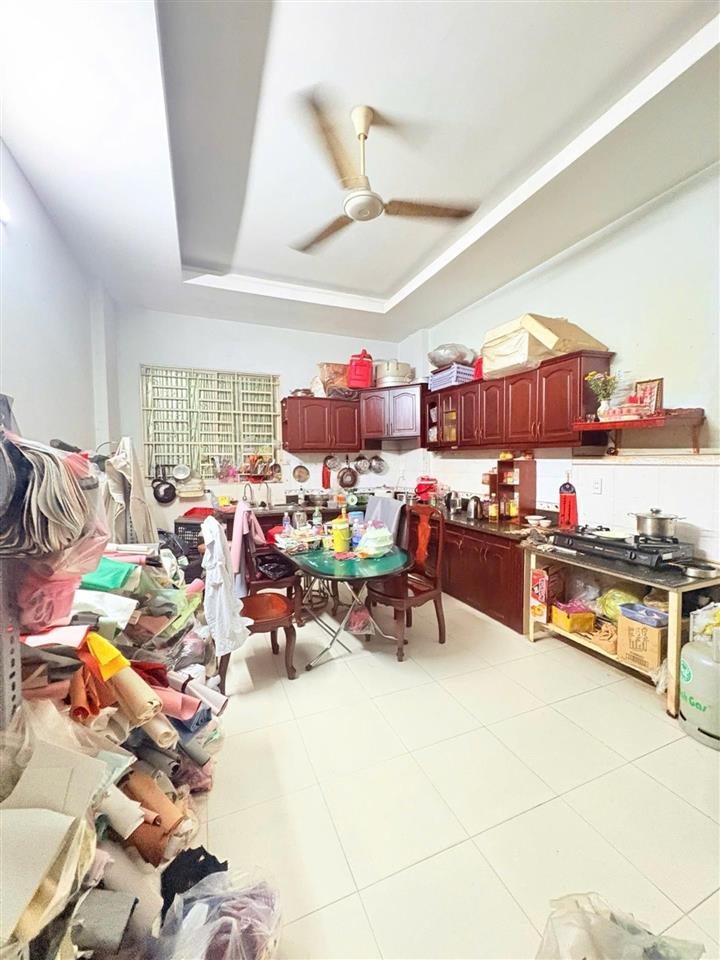 Tân phú ngay eaon, hẻm 7m, 4 x 18m(71m1) 3 tầng sân thượng 5pn, giá 8.15 tỷ.
