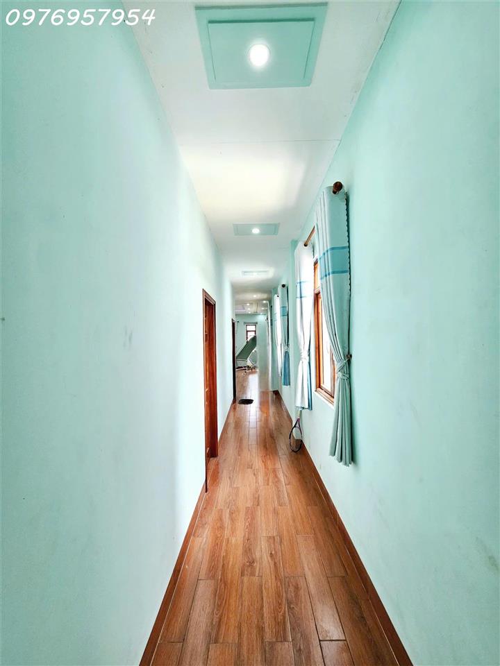 Cần tiền bán gấp nhà khu Hố Nai Đại Công Giáo xây 2019 full gỗ, 3% cho môi giới