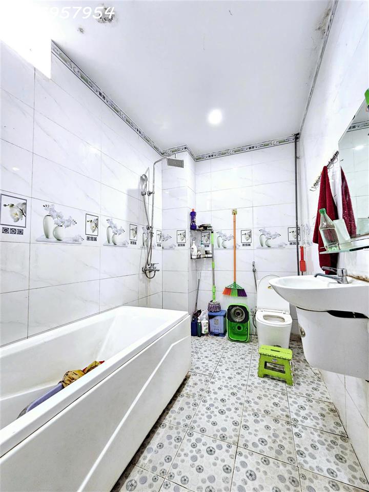 Cần tiền bán gấp nhà khu Hố Nai Đại Công Giáo xây 2019 full gỗ, 3% cho môi giới