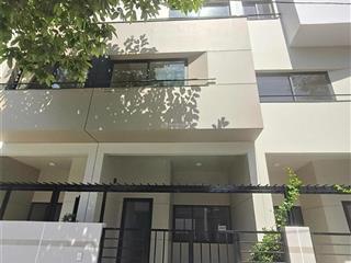 Chính chủ cần bán căn nhà 3 tầng trục chính trong khu Compound Cát Tường J-Home