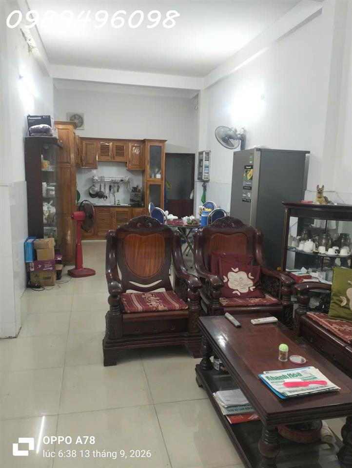 Bán nhà mặt tiền 1 trệt 2 lầu phố Thái Nguyên, TP. Nha Trang, DT 93.4 m2, giá ưu đãi Hot!