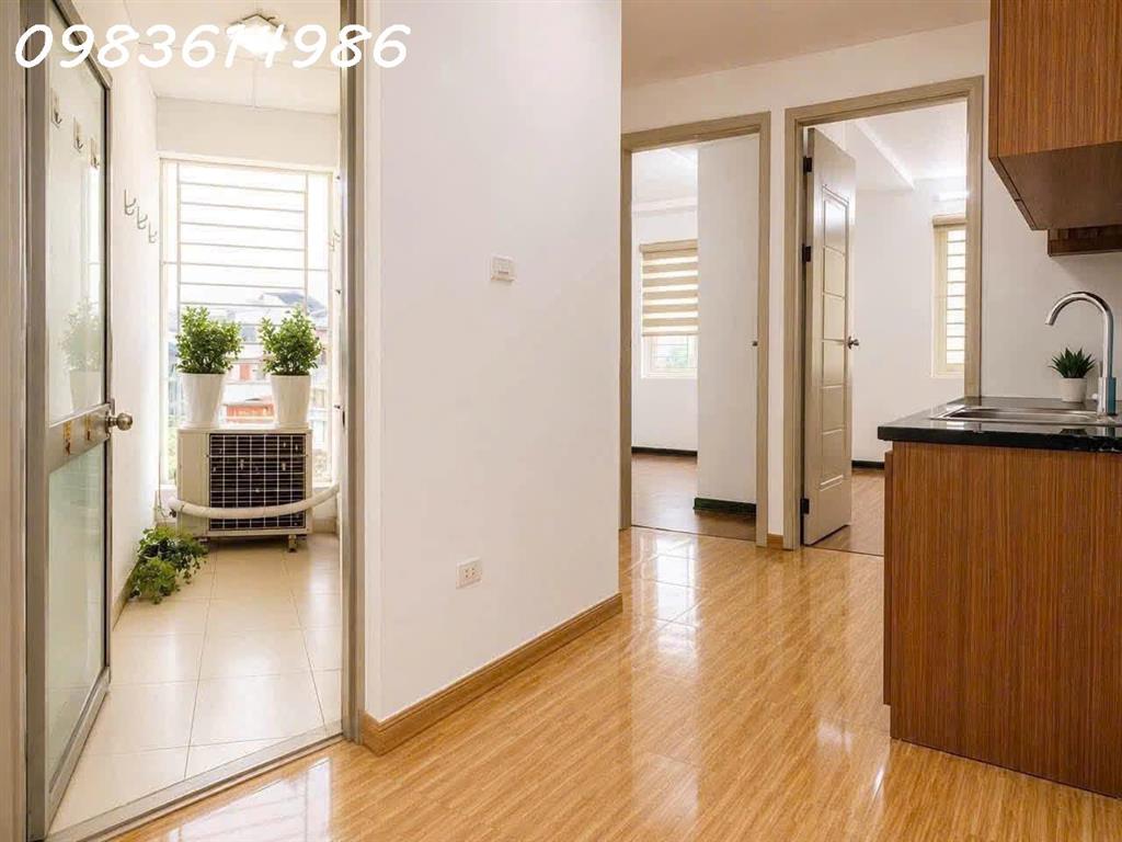 Chính chủ bán căn góc, 3 ngủ, 76m2, ban công đông nam, Ruby City CT2 Việt Hưng