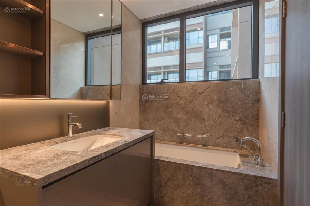 Căn hộ 3 phòng ngủ view landmark 81 và saigon marina ifc duy nhất còn lại tại the marq quận 1
