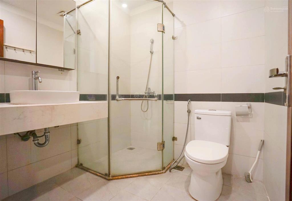 Cho thuê căn hộ duplex 3pn, 3wc, 184m2 chỉ với 28,6 triệu/th tại quảng an, tây hồ, hà nội