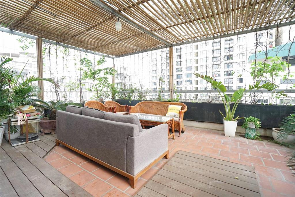 Cho thuê căn hộ duplex 3pn, 3wc, 184m2 chỉ với 28,6 triệu/th tại quảng an, tây hồ, hà nội