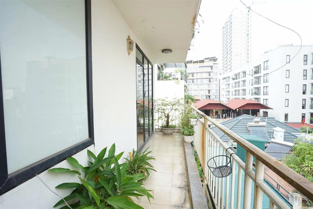 Cho thuê căn hộ duplex 3pn, 3wc, 184m2 chỉ với 28,6 triệu/th tại quảng an, tây hồ, hà nội