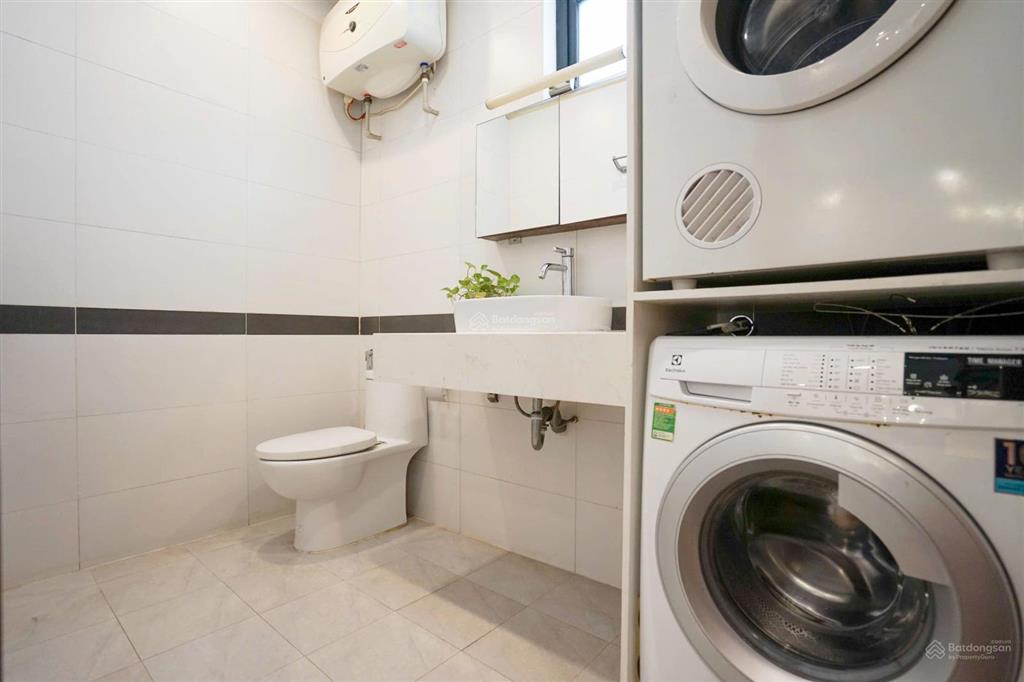 Cho thuê căn hộ duplex 3pn, 3wc, 184m2 chỉ với 28,6 triệu/th tại quảng an, tây hồ, hà nội