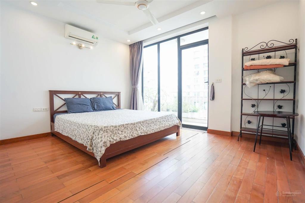 Cho thuê căn hộ duplex 3pn, 3wc, 184m2 chỉ với 28,6 triệu/th tại quảng an, tây hồ, hà nội
