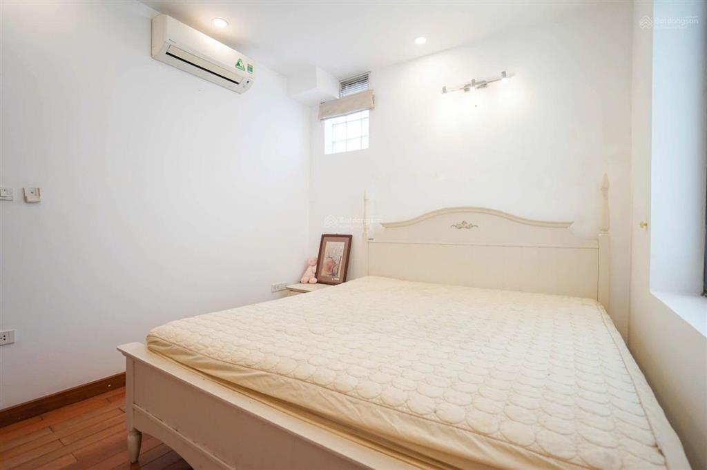 Cho thuê căn hộ duplex 3pn, 3wc, 184m2 chỉ với 28,6 triệu/th tại quảng an, tây hồ, hà nội
