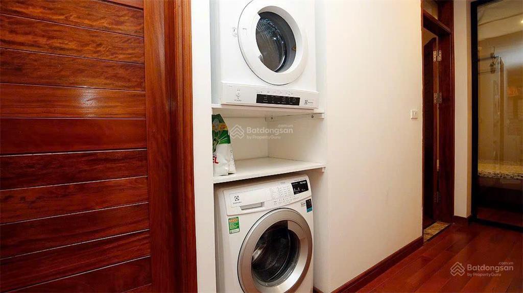 Cho thuê căn hộ dịch vụ 2pn, 92m2 tại ngõ 6 đặng thai mai, 16 triệu vnd full services